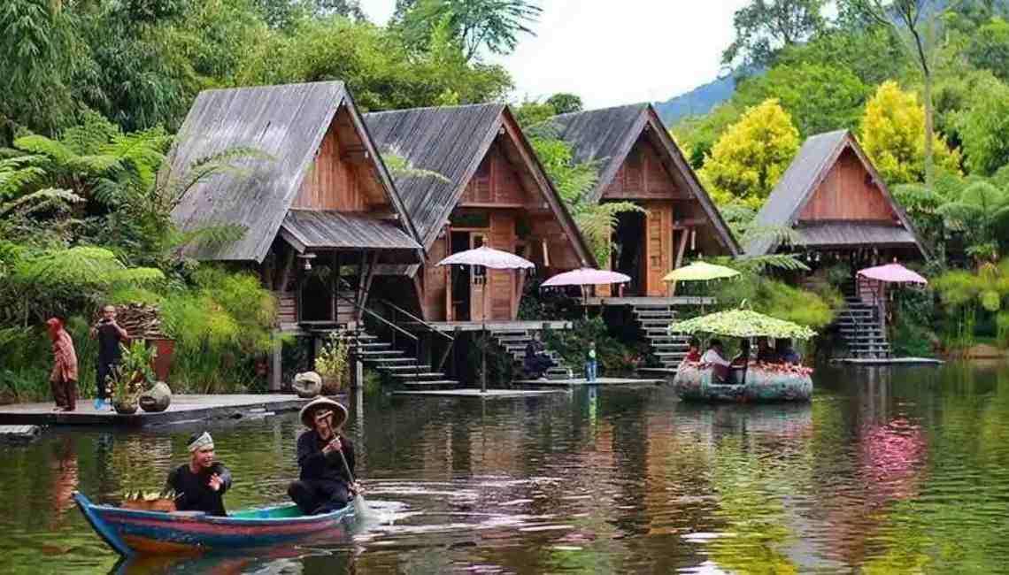 Kegiatan makan bersama